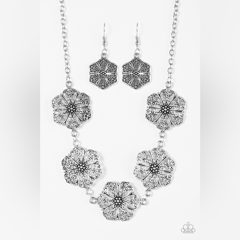 Floral Fluorescence silver necklace